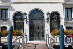 mario de poli palazzo ferrofini