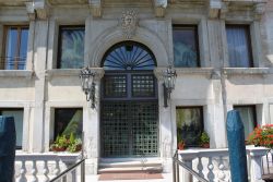 mario de poli palazzo ferrofini
